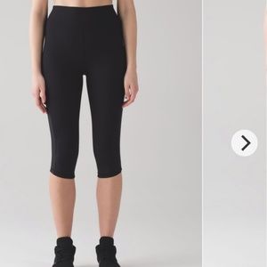 lululemon squad goals crop